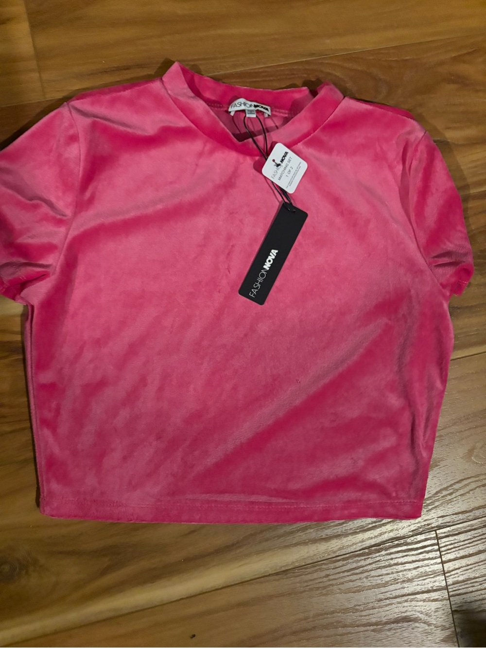 Fashion Nova NWT LARGE Women's Pink Velvet Short Sleeve crop Top
